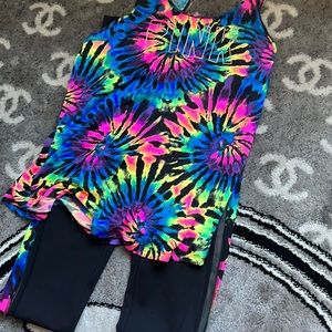 Like new in good condition tie-dye pink set
